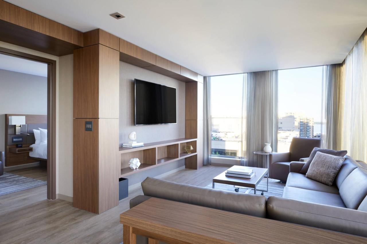 Ac Hotel By Marriott Madison Downtown Esterno foto
