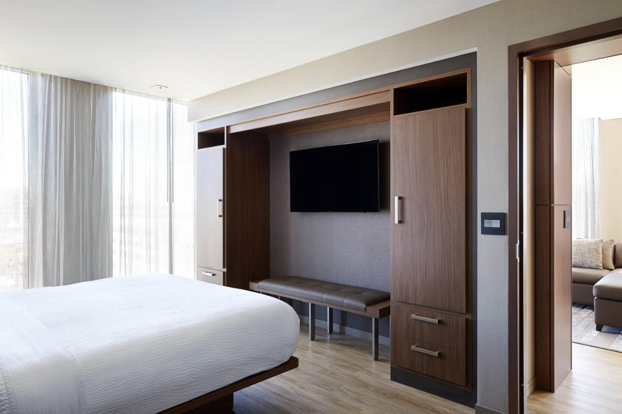 Ac Hotel By Marriott Madison Downtown Esterno foto