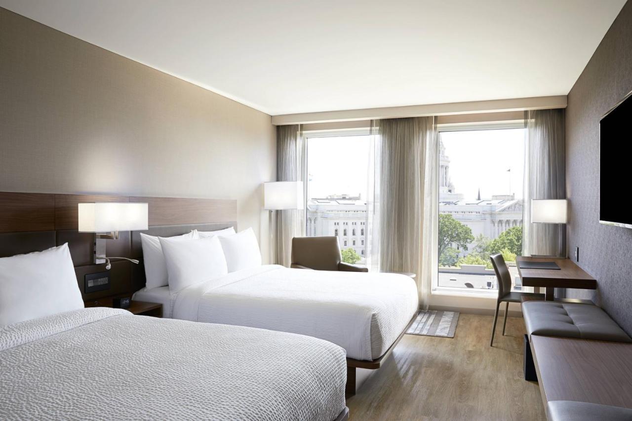 Ac Hotel By Marriott Madison Downtown Esterno foto